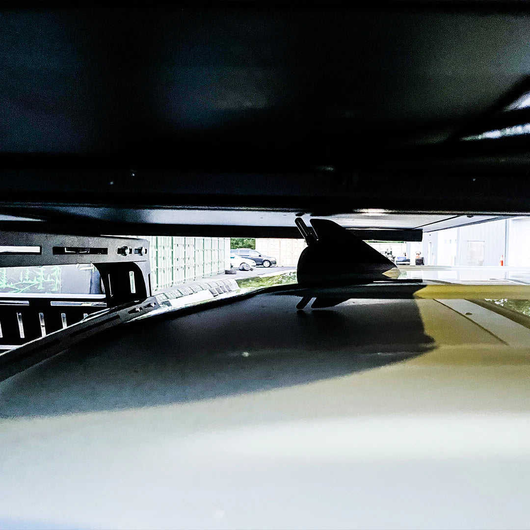 Perfect adjusted height for the Roof Top Tent to fit with the antenna