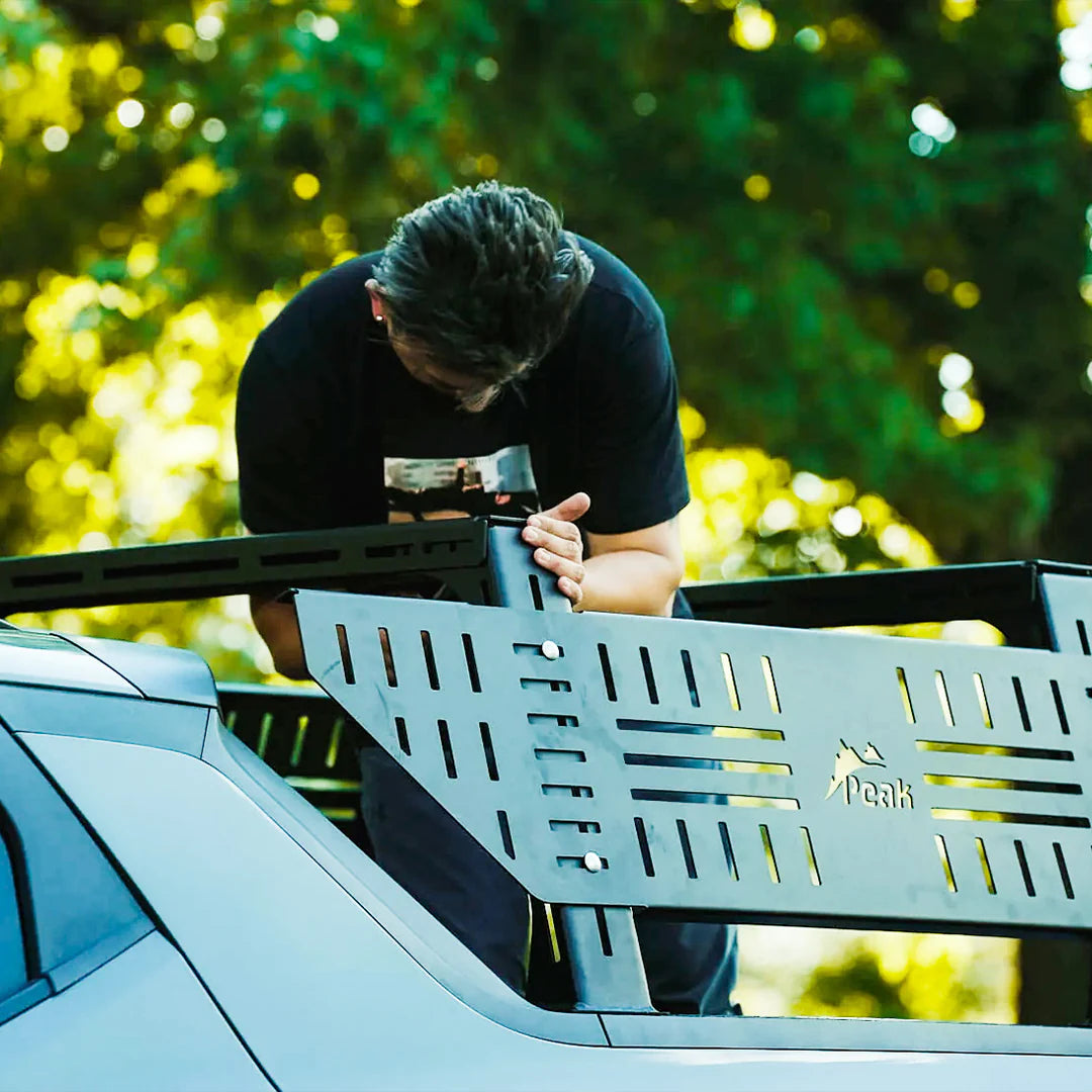Assembly of the rack over the bed of the Santa cruz pickup