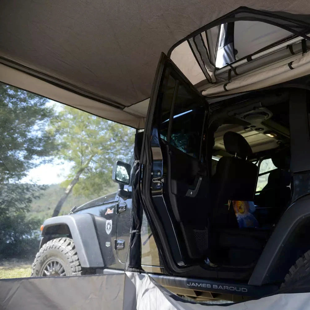 Access to the car by opening the door