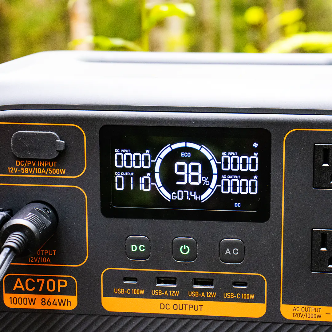 Close view of the LCD screen of the bluetti solar power generator kit