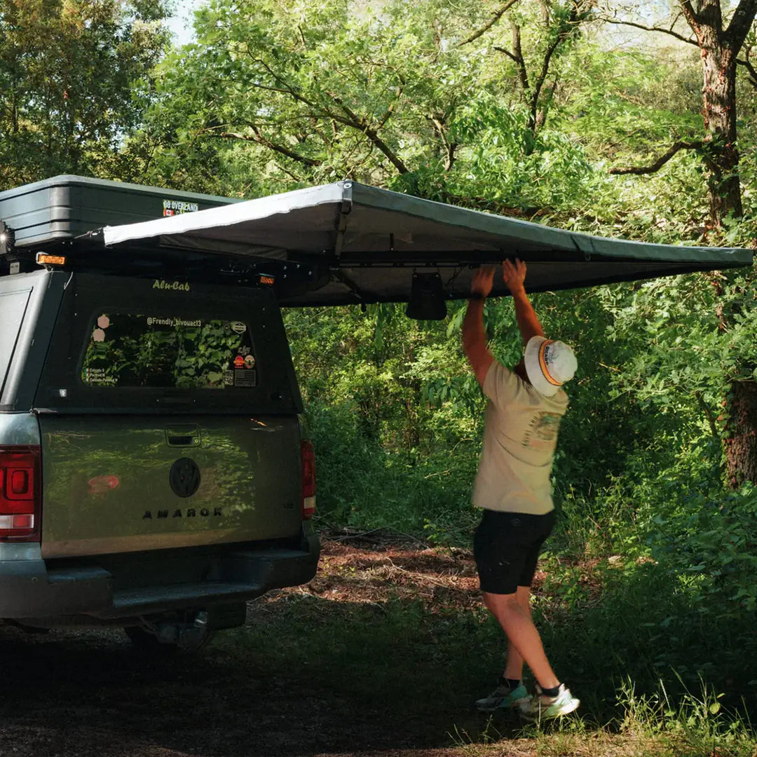 Self supporting awning for 4x4 270°