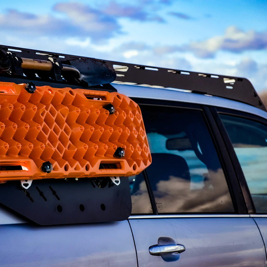 Side view with traction boards on the overland molle organizer