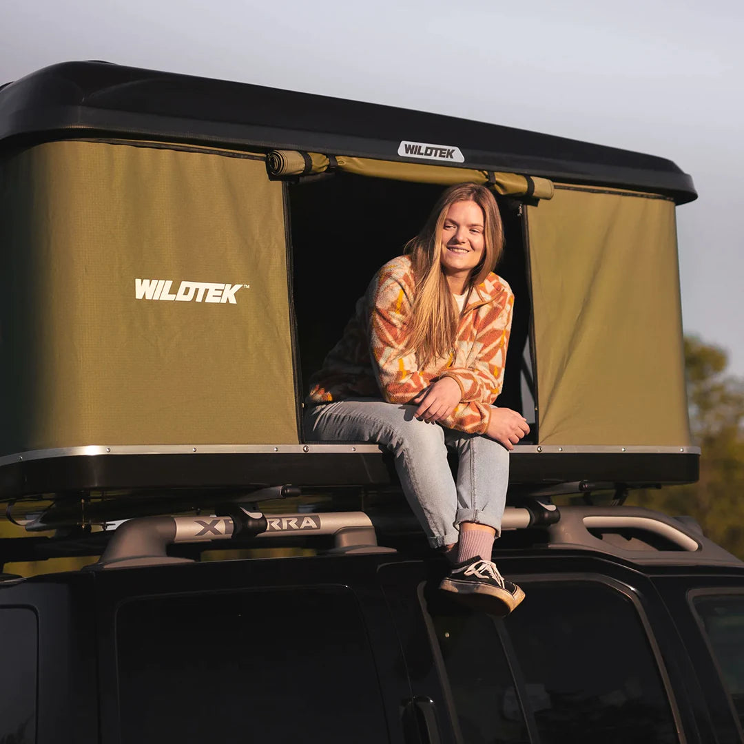Outside view of the pop up roof top tent
