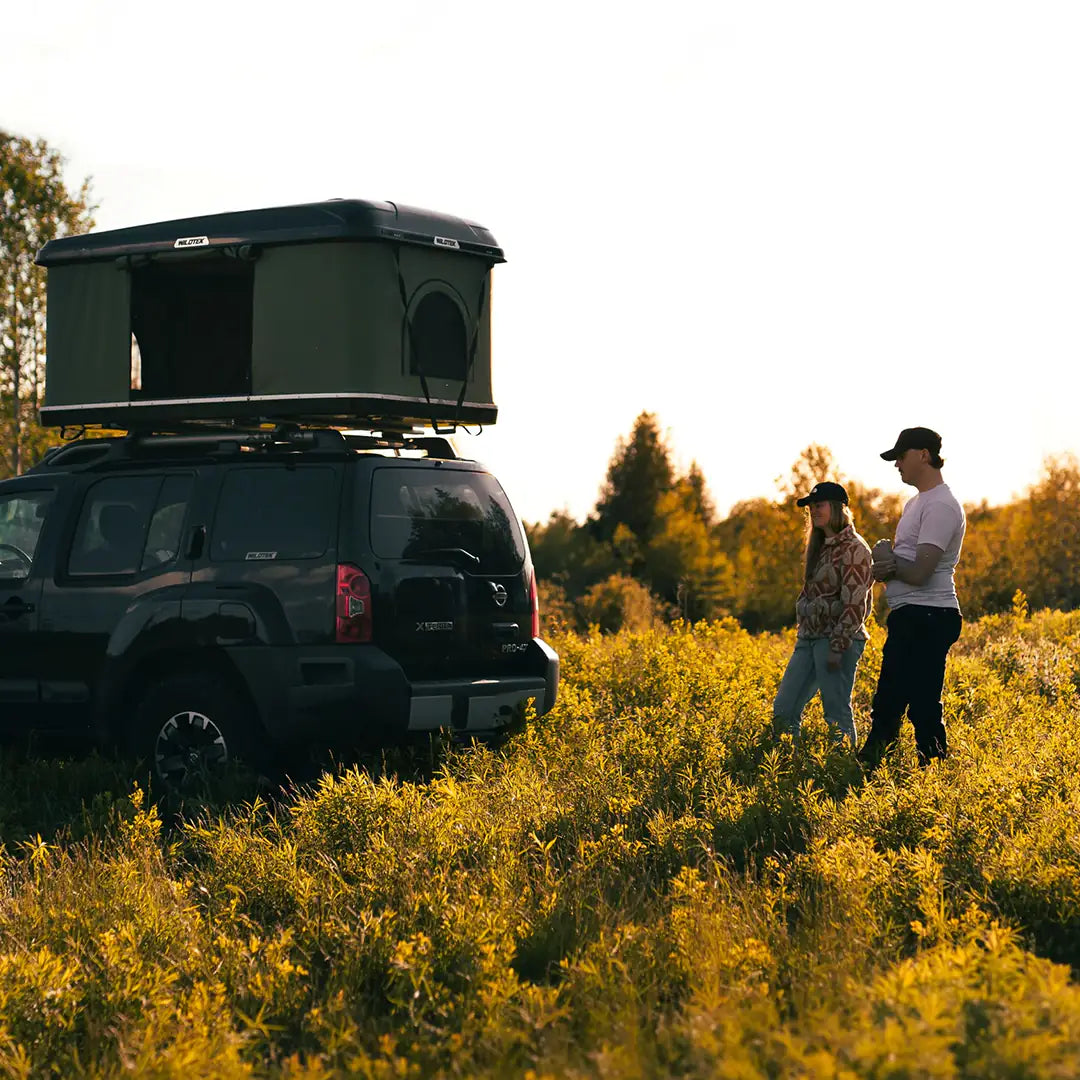 Rear and side view of the pop up tent for cars