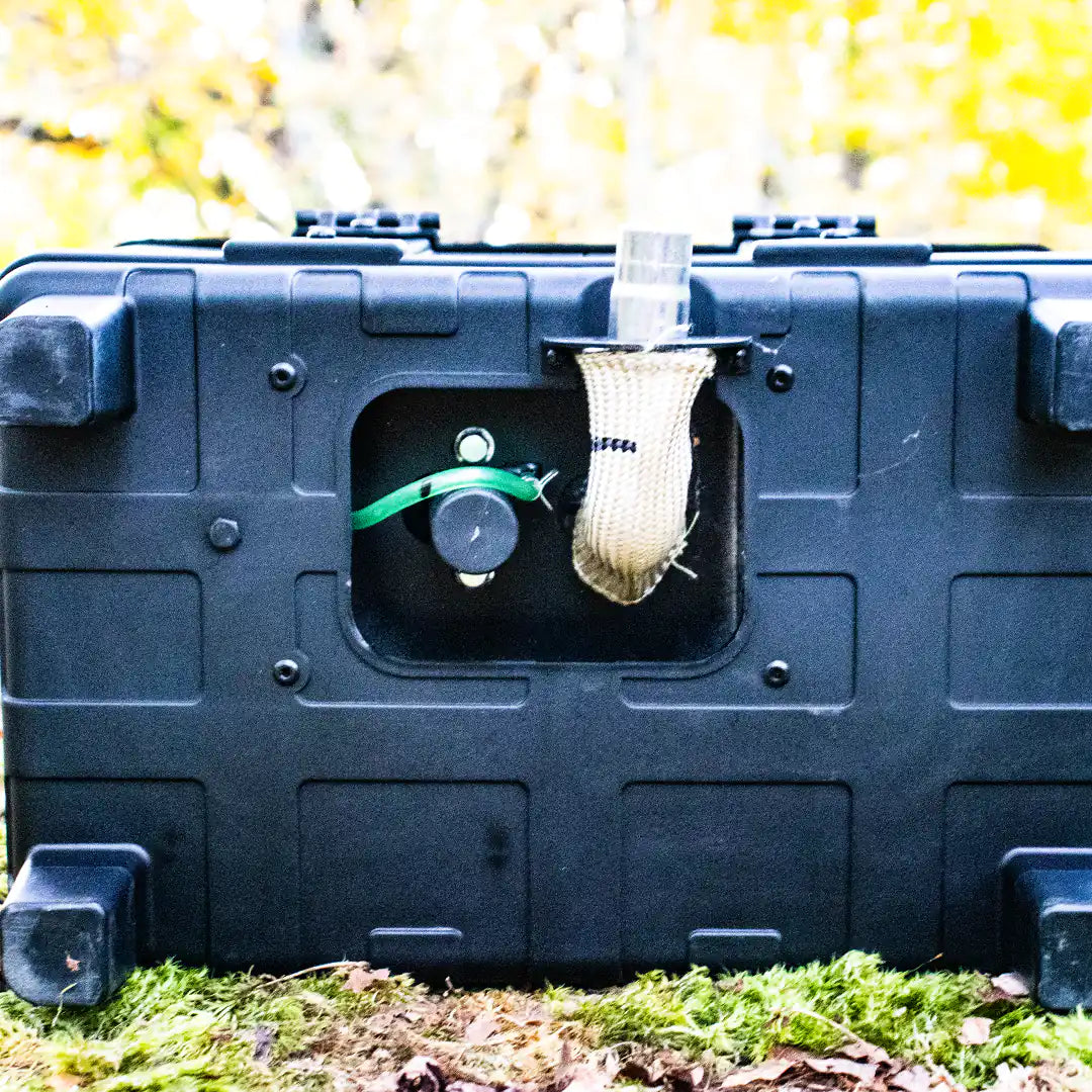 Easy install on the forest ground, air entry and side exhaust