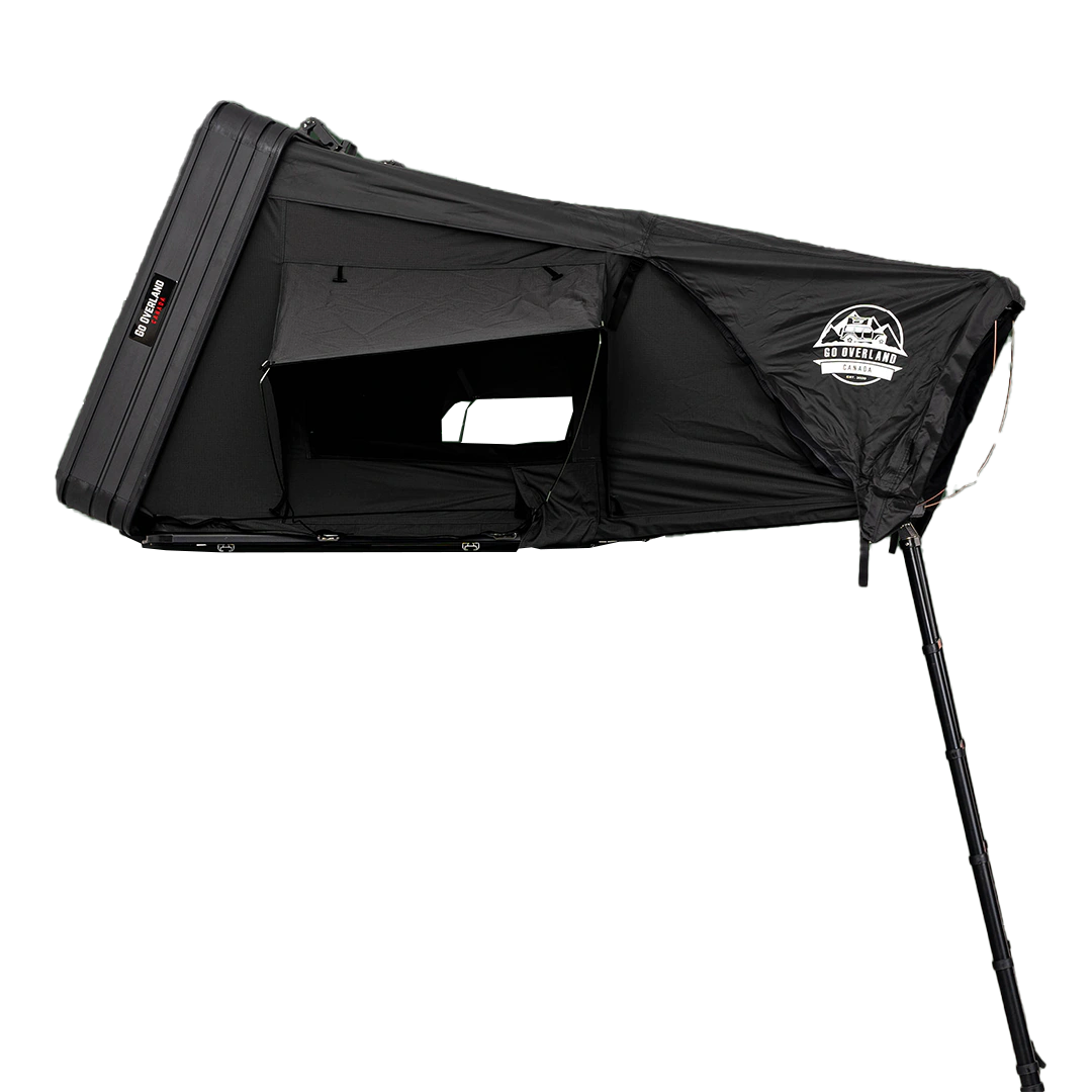 Front view, 4 persons Roof Tent open